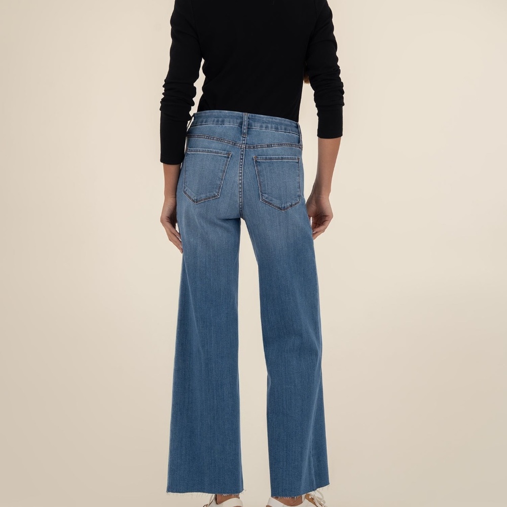 Kut from the Kloth Meg High Rise Wide Leg Size 1010 / Earn W/Medium Base Wash - Picture 3 of 3
